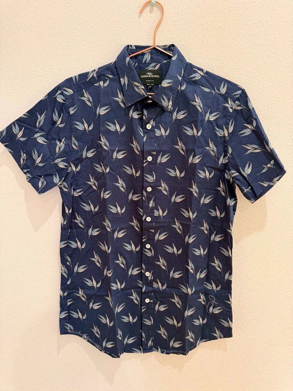 Rodd & Gunn Three Mile Short Sleeve Woven Shirt Navy Leaf Print Size S NWT